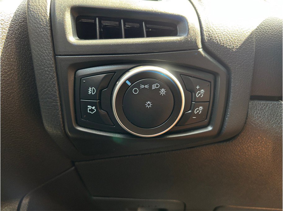 Used 2016 Ford Focus Titanium FWD image 31