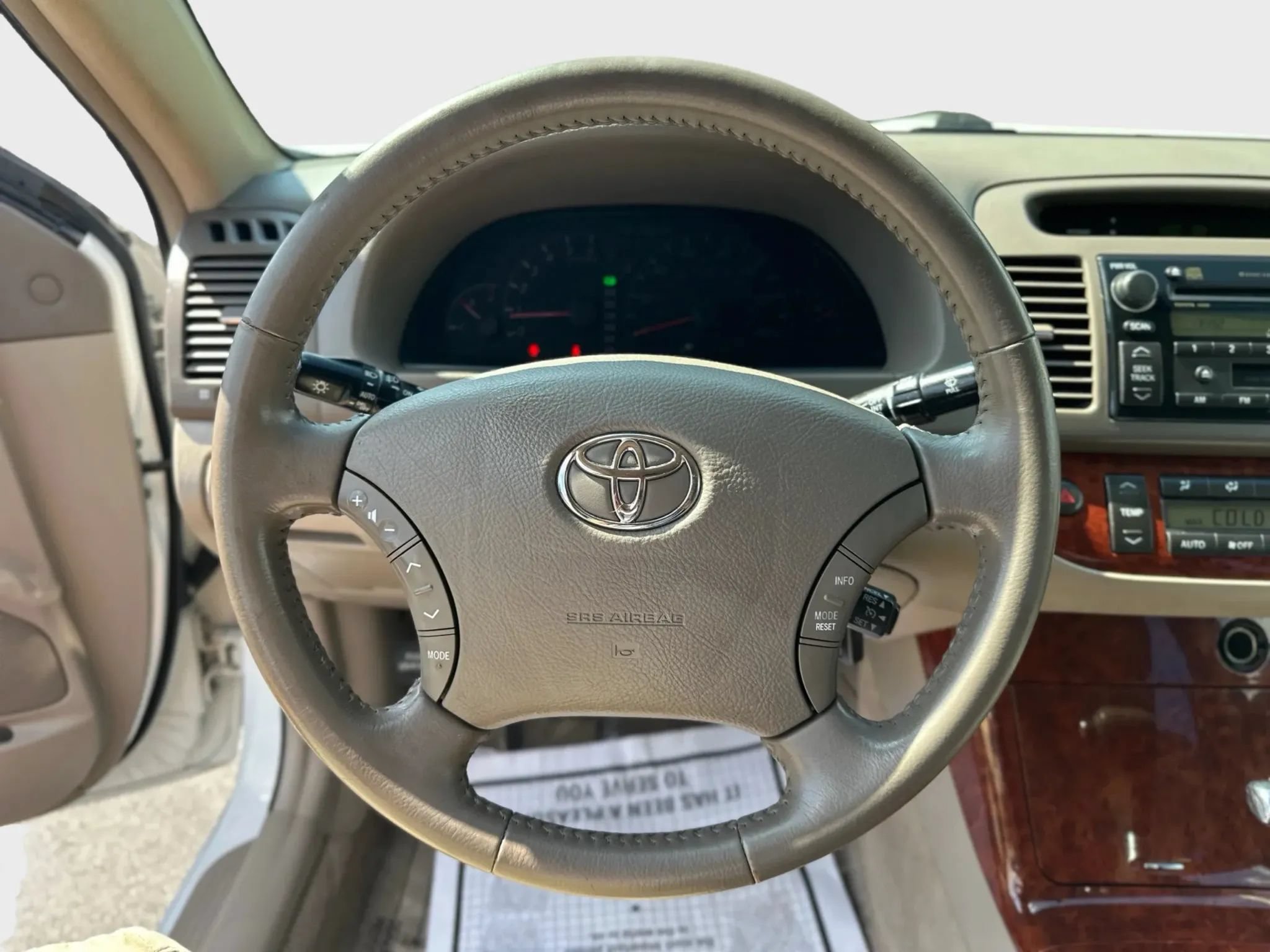Used 2005 Toyota Camry XLE w/ XLE Premium Pkg FWD image 14