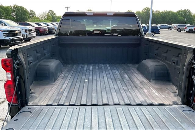 Used 2021 Chevrolet Silverado 1500 LT w/ LPO, Dark Essentials Package AWD/4WD image 7