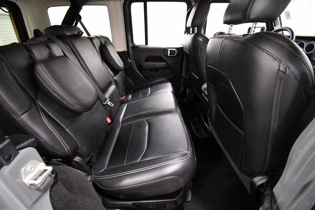 Used 2023 Jeep Wrangler Unlimited Sahara image 16