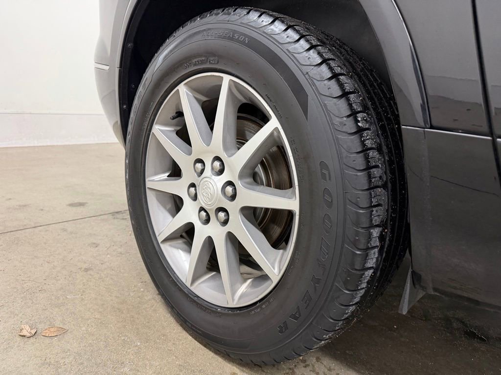 Used 2017 Buick Enclave Leather image 12