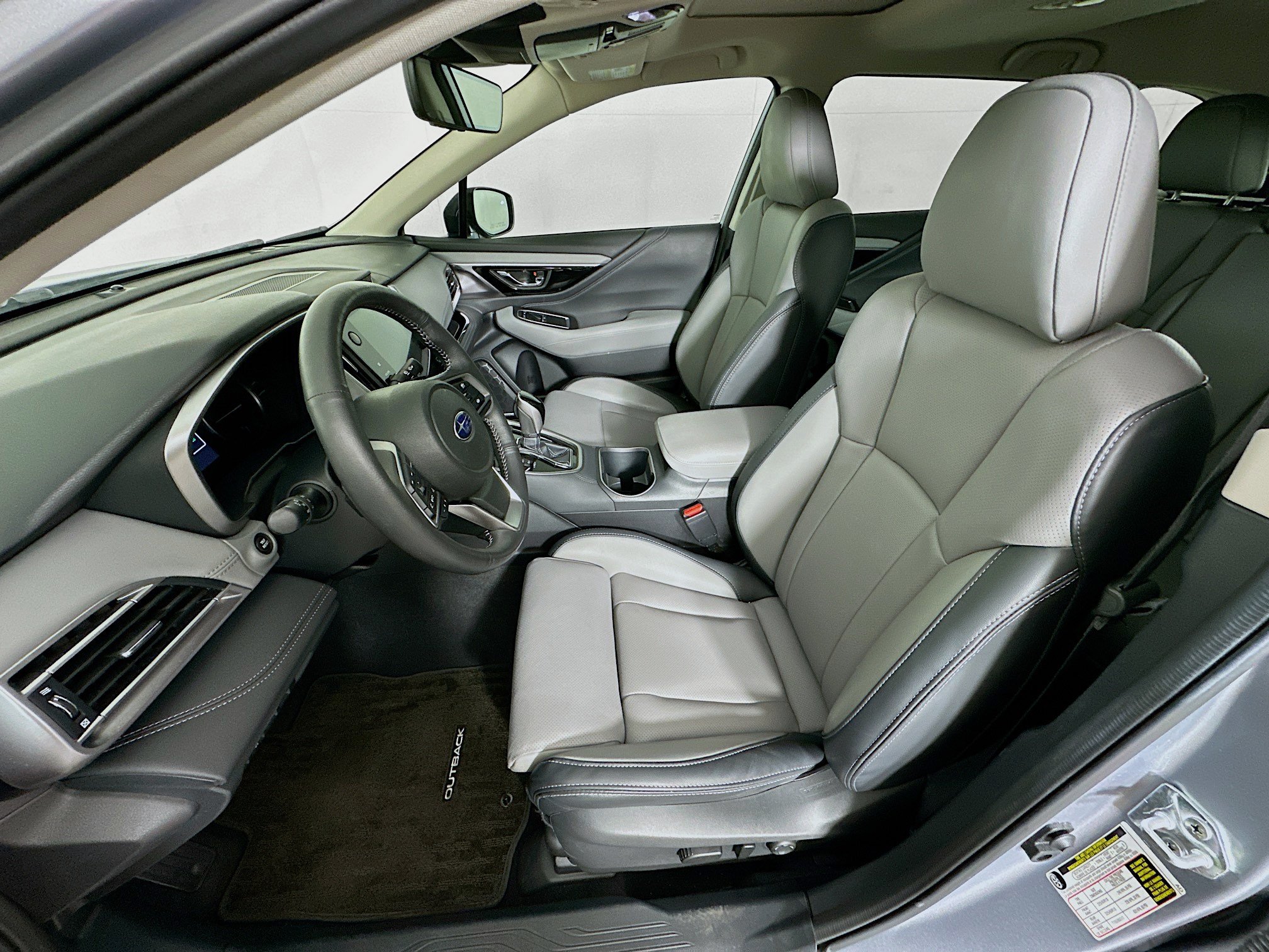 Used 2025 Subaru Outback Limited AWD/4WD image 13