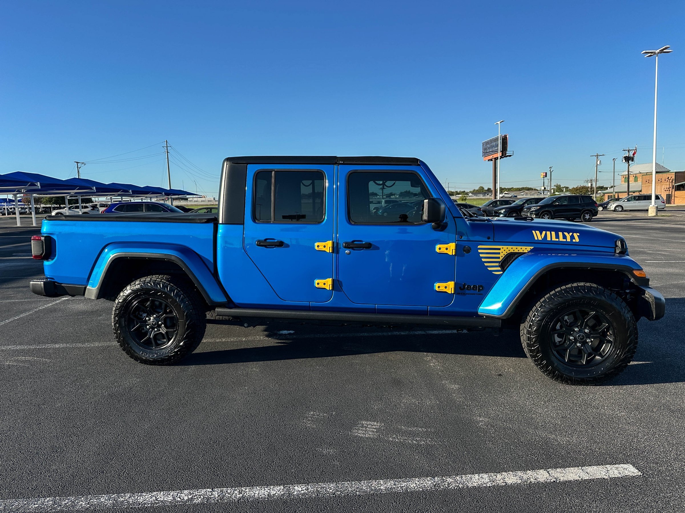 Used 2024 Jeep Gladiator Sport AWD/4WD image 5