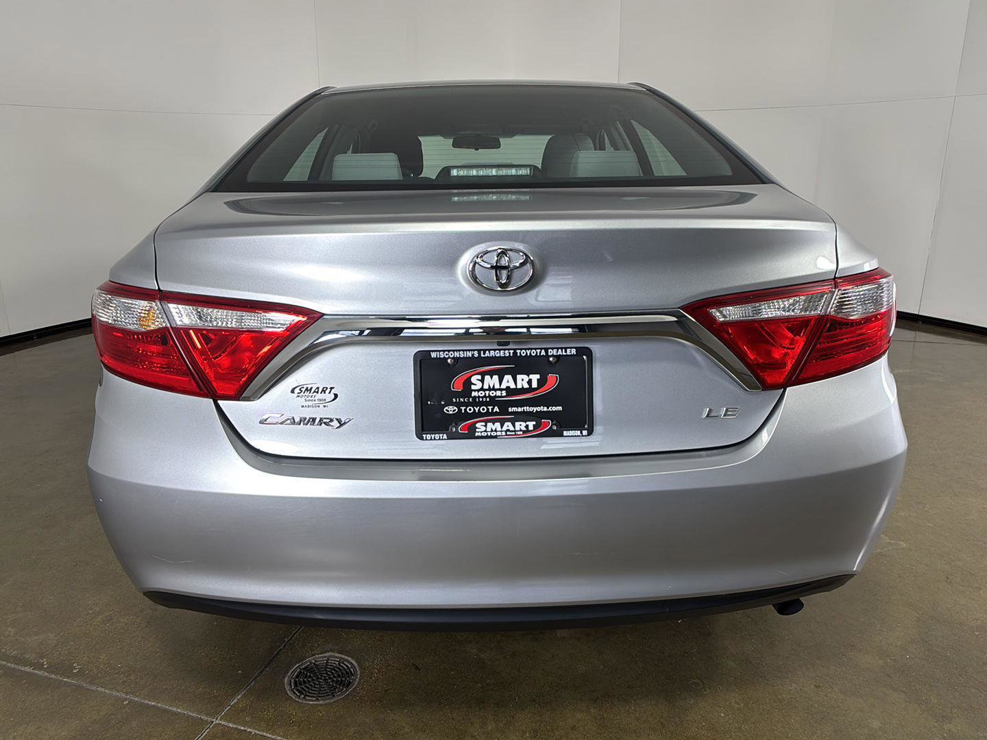 Used 2015 Toyota Camry LE FWD image 11