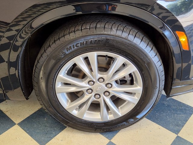 Certified 2023 Cadillac XT6 Luxury AWD/4WD image 11