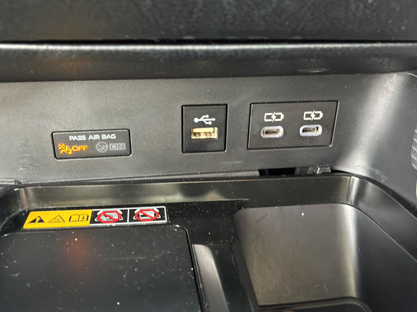 Used 2025 Toyota Camry SE FWD image 15