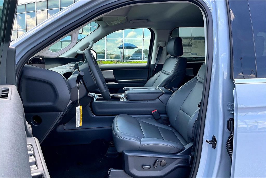 New 2026 Ford Expedition Active RWD image 9