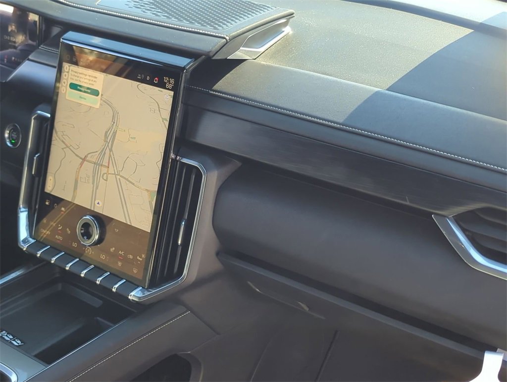 Used 2025 GMC Acadia Elevation image 31