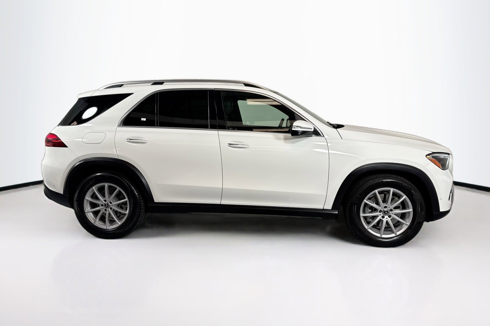 Used 2025 Mercedes-Benz GLE 350 4MATIC image 4