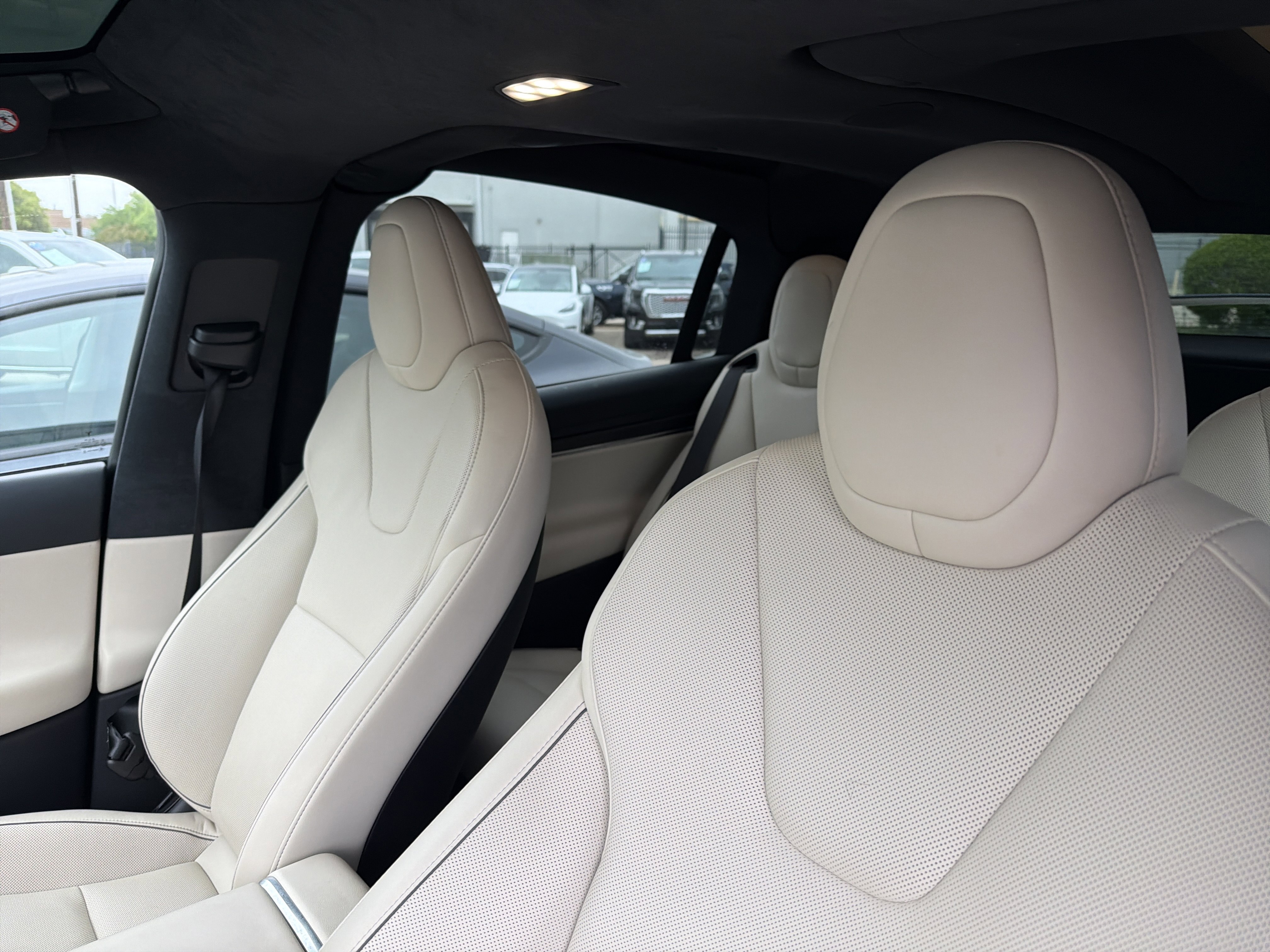 Used 2022 Tesla Model X Plaid image 3