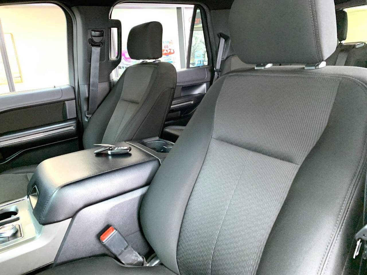 Used 2019 Ford Expedition XLT image 10