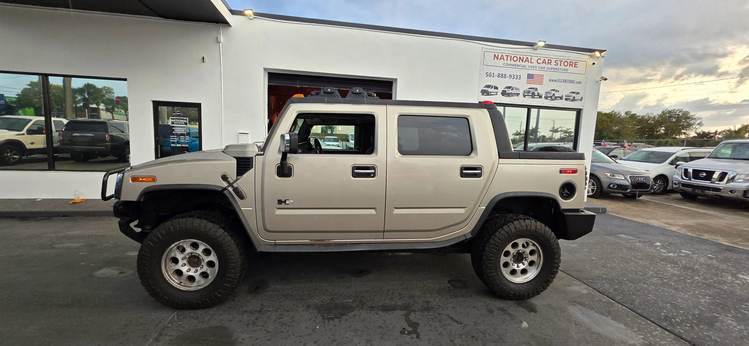 Used 2005 HUMMER H2 SUT w/ Preferred Equipment Group image 10