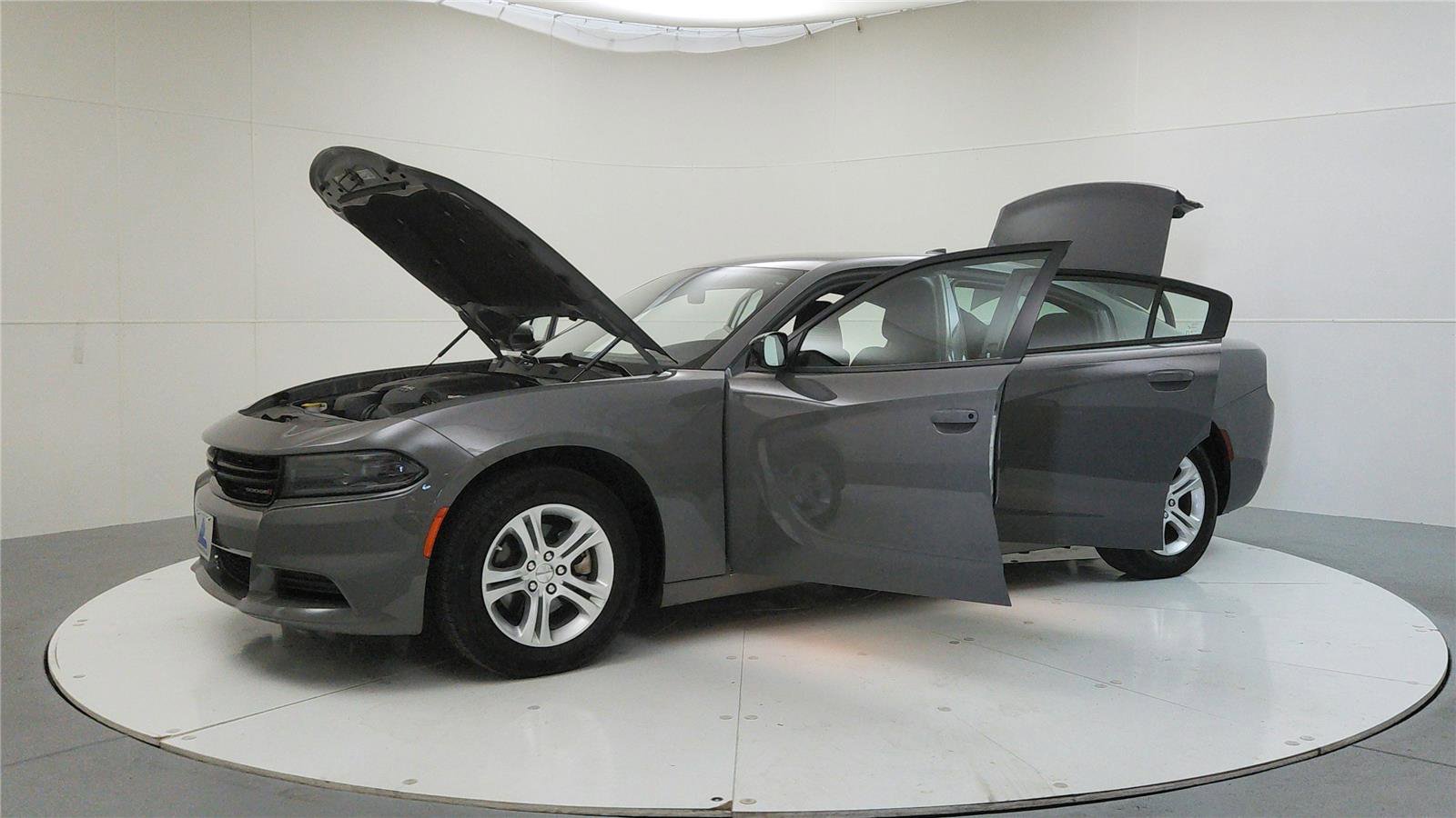 Used 2023 Dodge Charger SXT image 10
