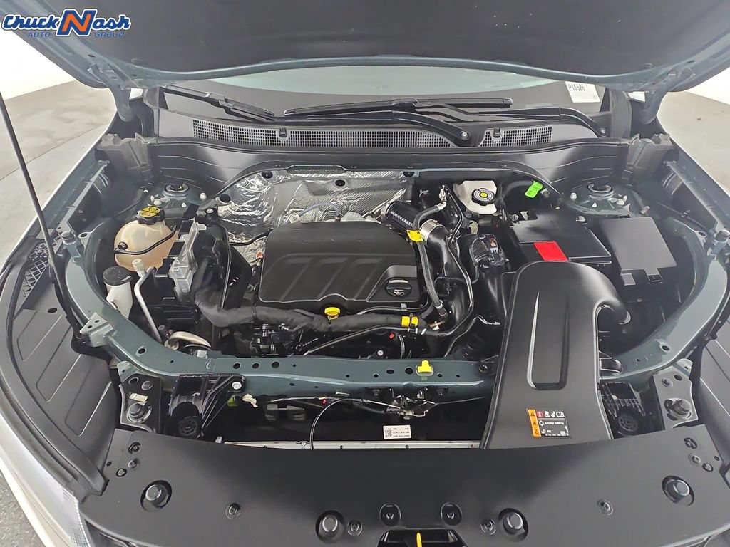 Used 2025 Chevrolet Trax LT FWD image 33