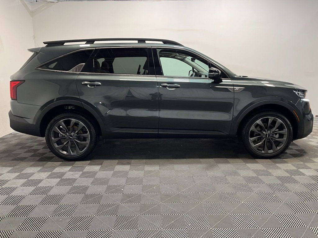 Used 2022 Kia Sorento SX Prestige w/ Rust Color Package image 4