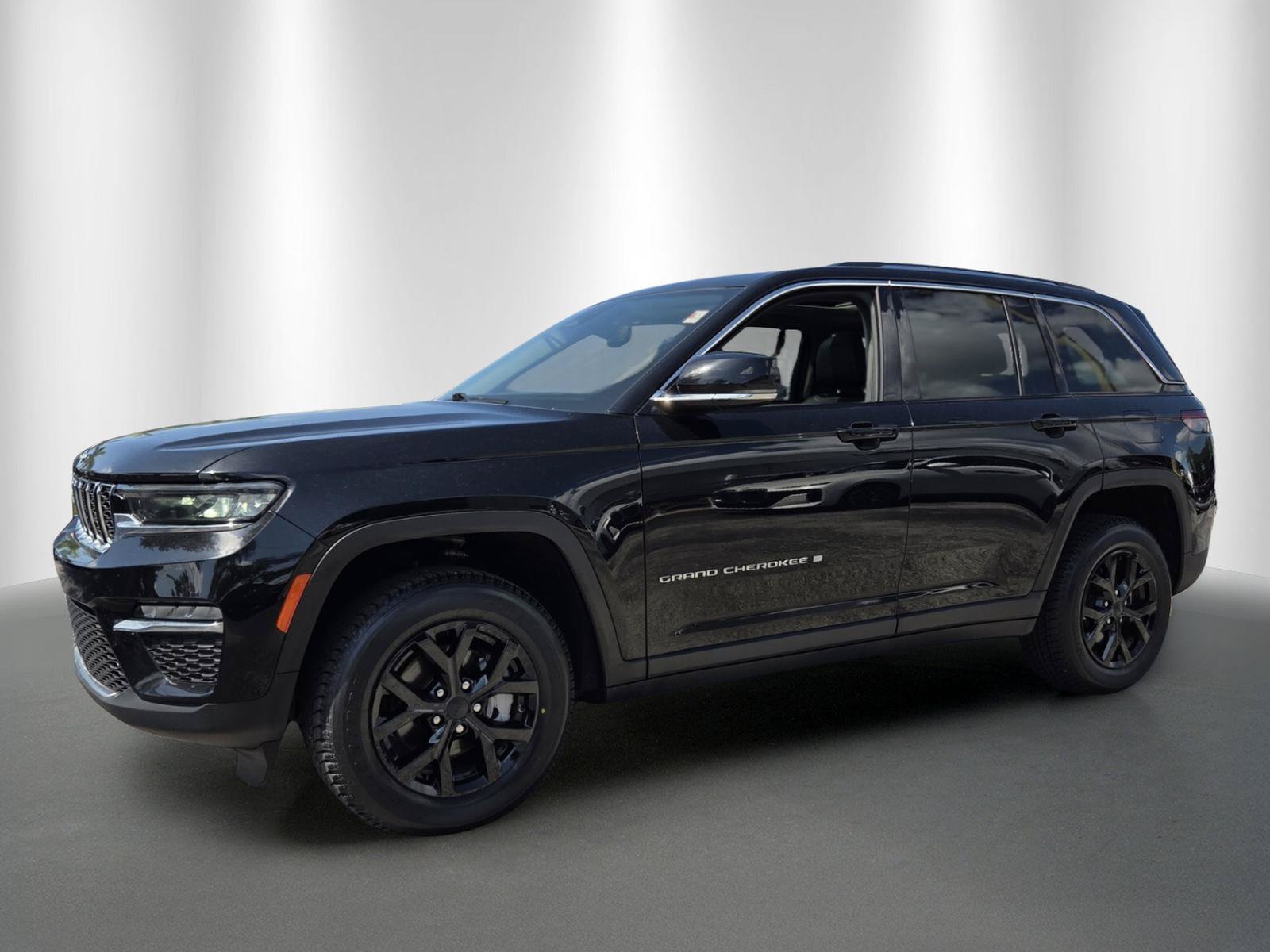 Used 2022 Jeep Grand Cherokee Limited AWD/4WD image 3