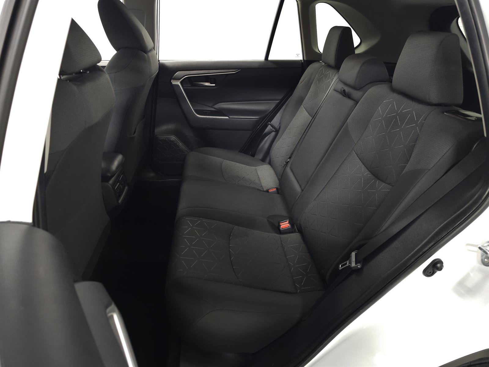 Used 2020 Toyota RAV4 XLE w/ XLE Grade Weather Package AWD/4WD image 28