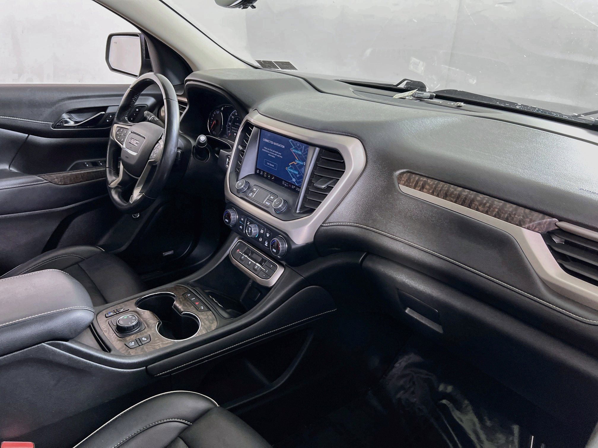 Used 2021 GMC Acadia Denali w/ Denali Ultimate Package AWD/4WD image 30