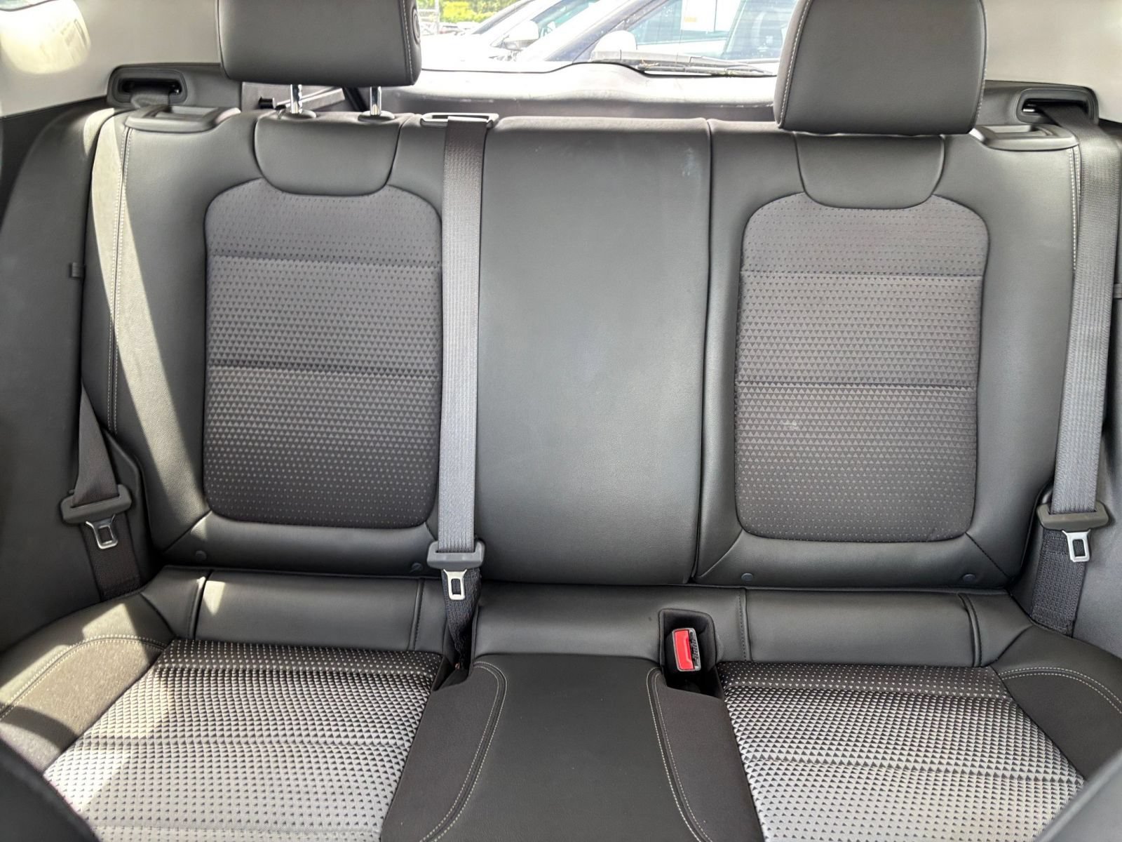 Used 2025 Chevrolet Trax LT FWD image 37