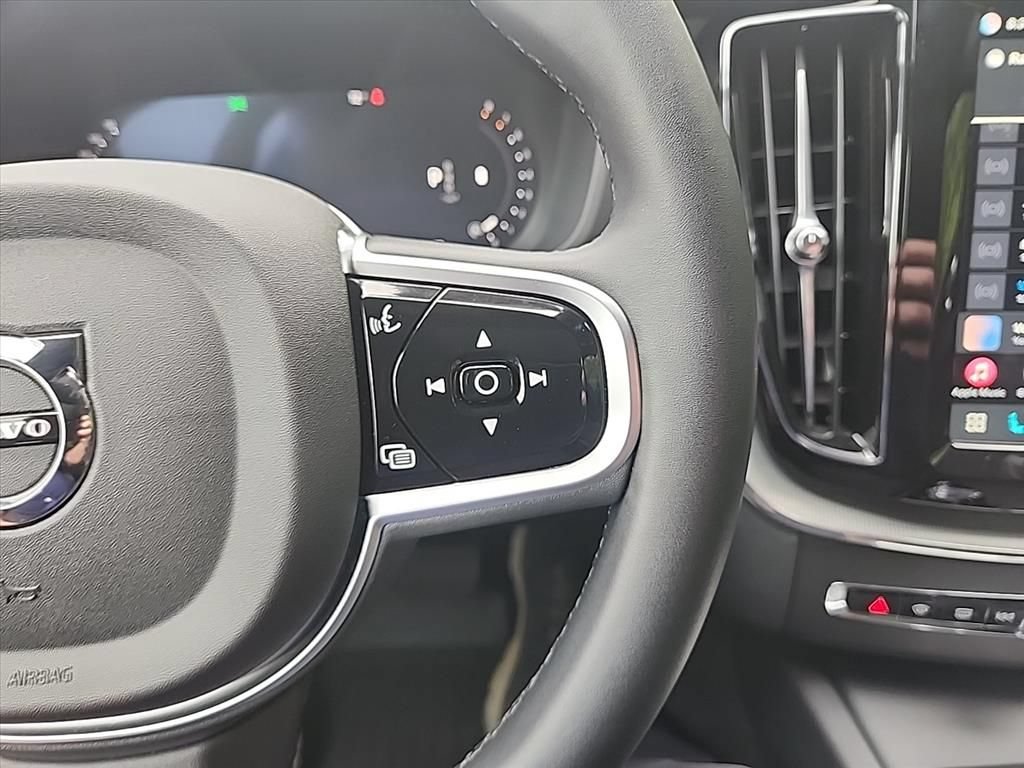 Certified 2025 Volvo XC60 B5 Ultra AWD/4WD image 14