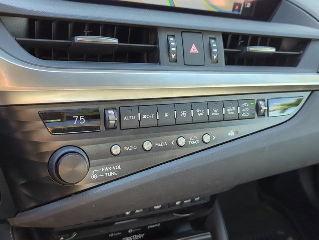 Used 2019 Lexus ES 350 w/ Luxury Package image 21