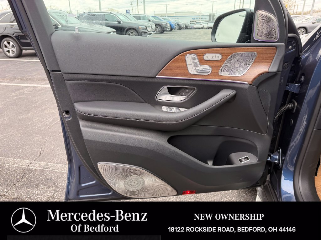 Used 2026 Mercedes-Benz GLS 450 4MATIC image 9
