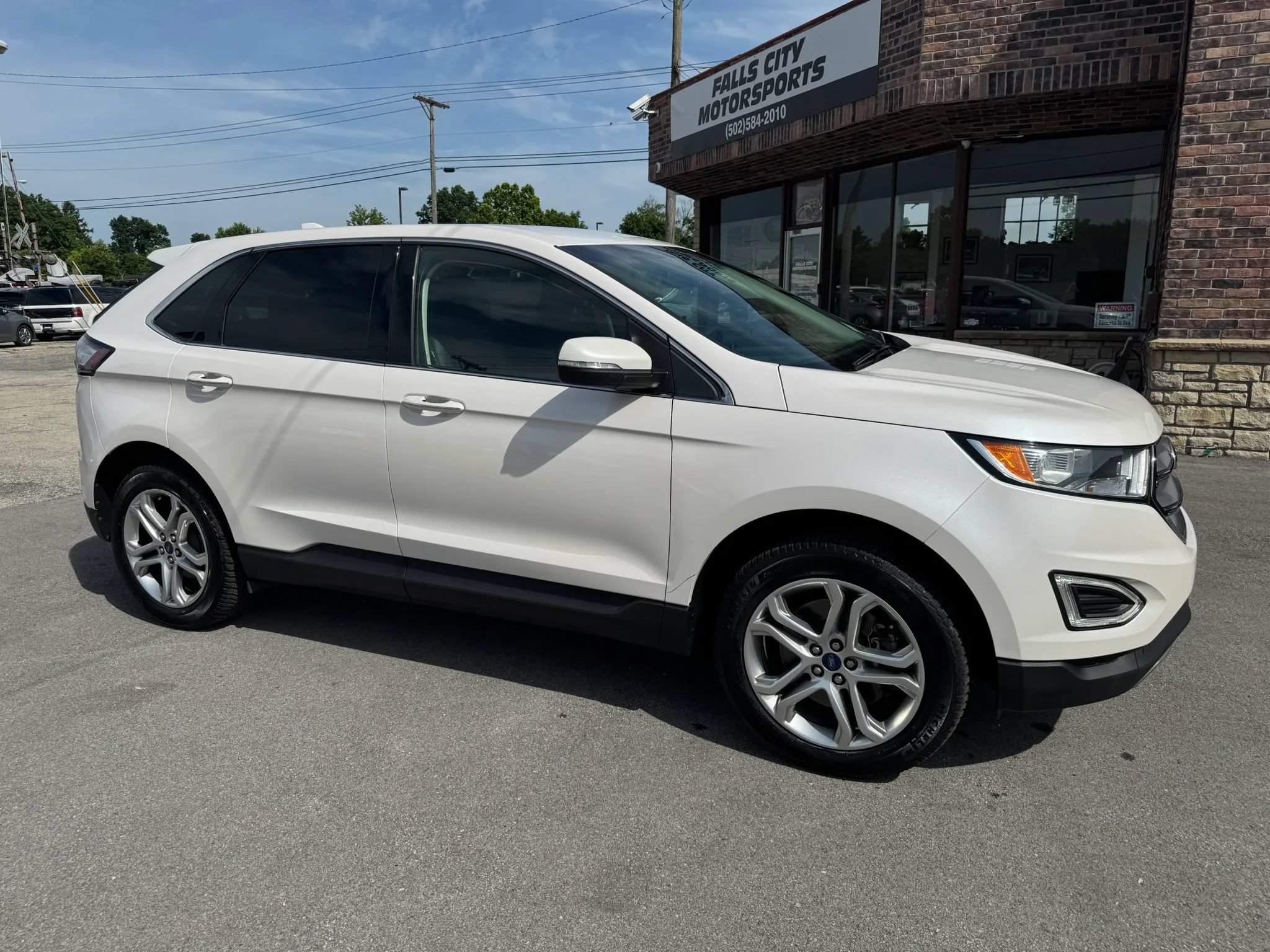 Used 2018 Ford Edge Titanium w/ Technology Package AWD/4WD image 19
