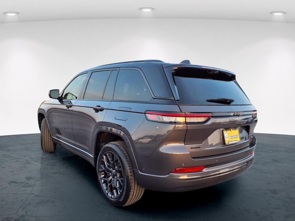 New 2026 Jeep Grand Cherokee Summit image 7