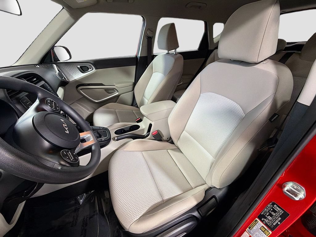 Used 2024 Kia Soul LX w/ Option Group 015 FWD image 21
