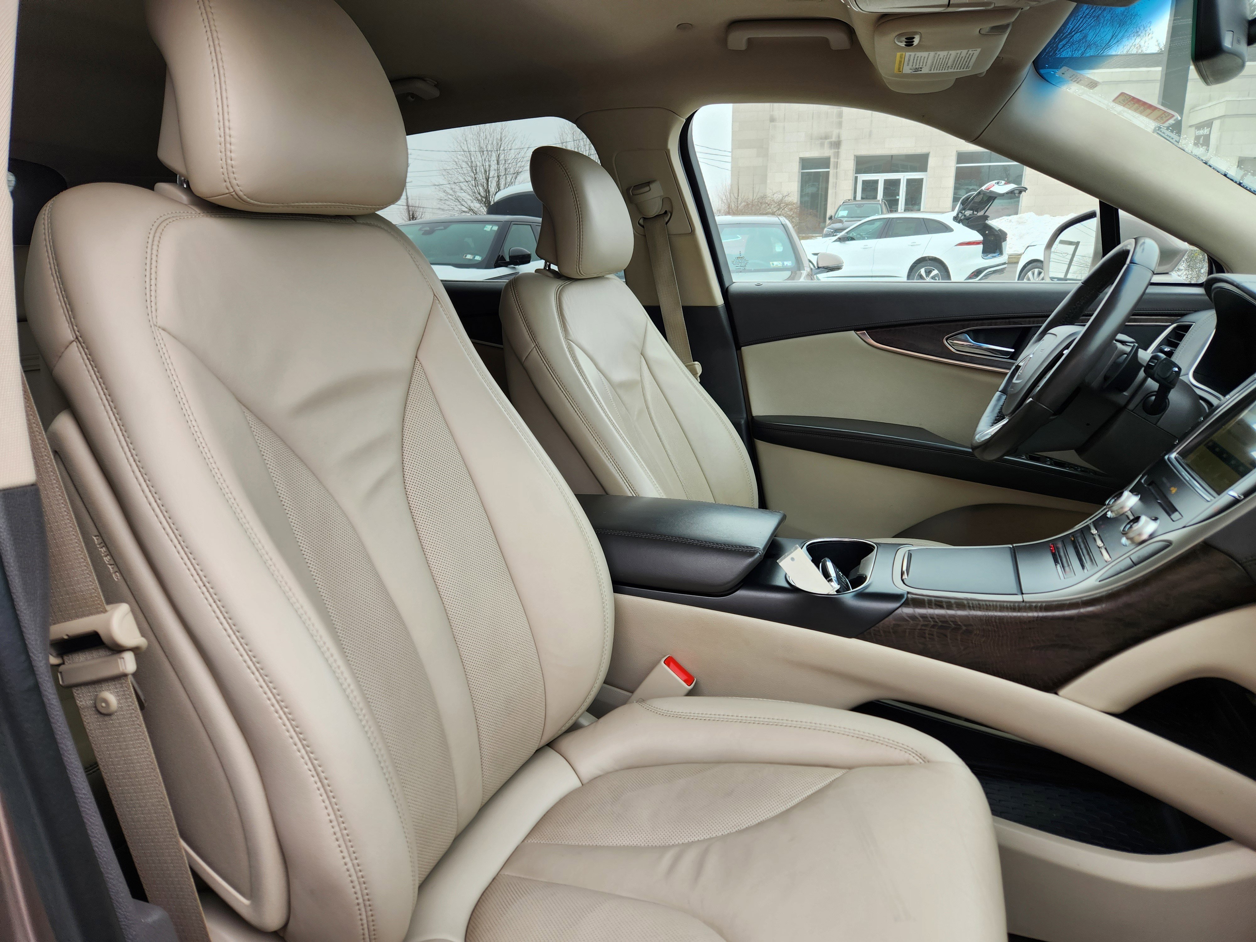 Used 2019 Lincoln Nautilus Select image 16