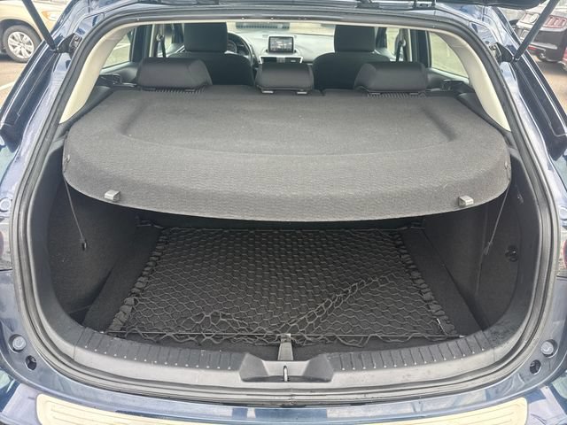 Used 2016 MAZDA MAZDA3 i Touring w/ Popular Equipment Package FWD image 23