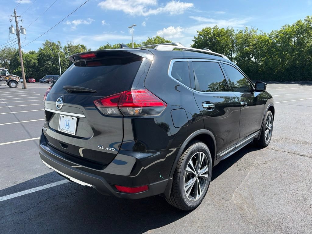 Used 2017 Nissan Rogue SL w/ SL Premium Package AWD/4WD image 5