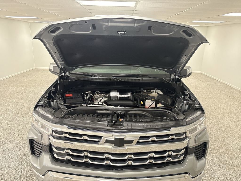 Used 2024 Chevrolet Silverado 1500 LTZ image 19