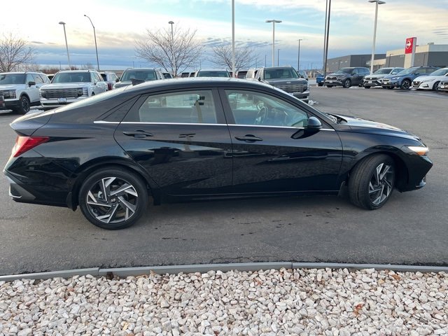 Used 2024 Hyundai Elantra SEL w/ Convenience Package image 6
