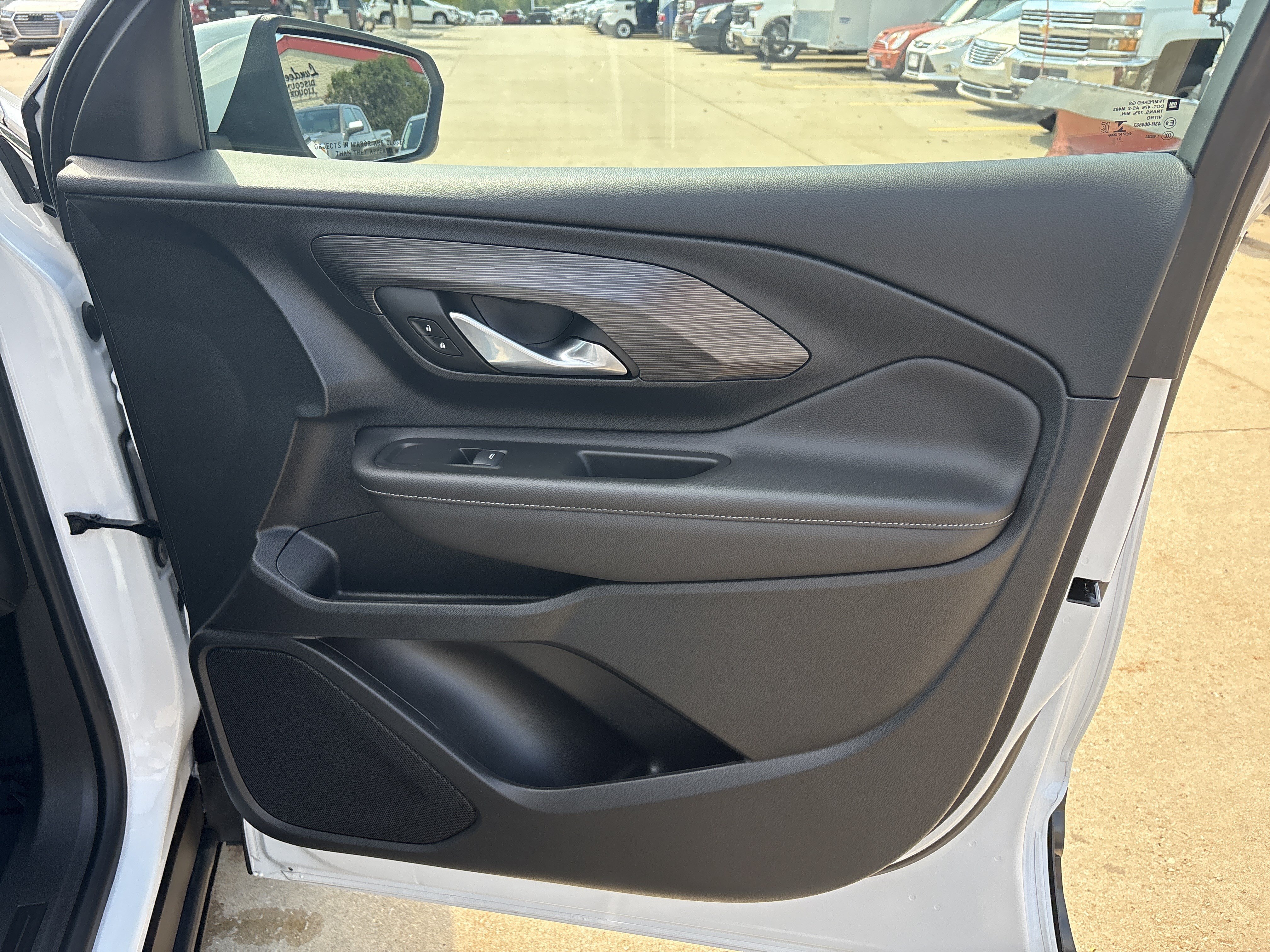 Used 2022 GMC Terrain SLE w/ Driver Convenience Package FWD image 17