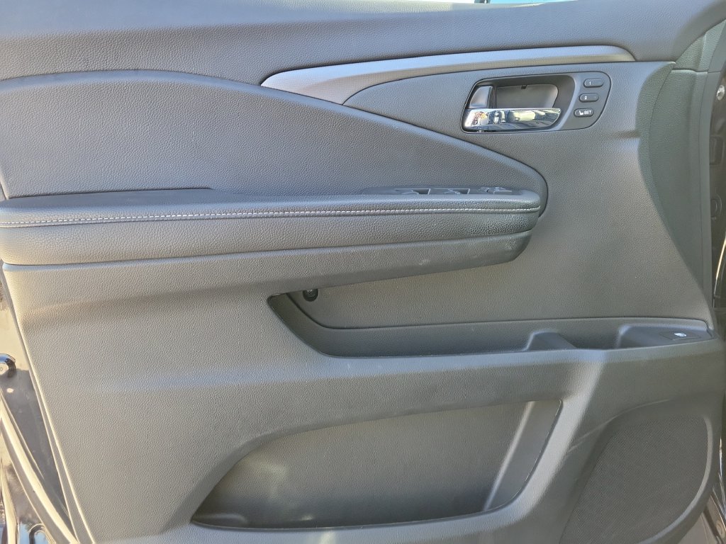 Used 2025 Honda Ridgeline RTL image 11