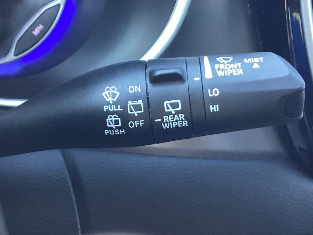 Used 2024 Chrysler Pacifica Touring-L FWD image 36