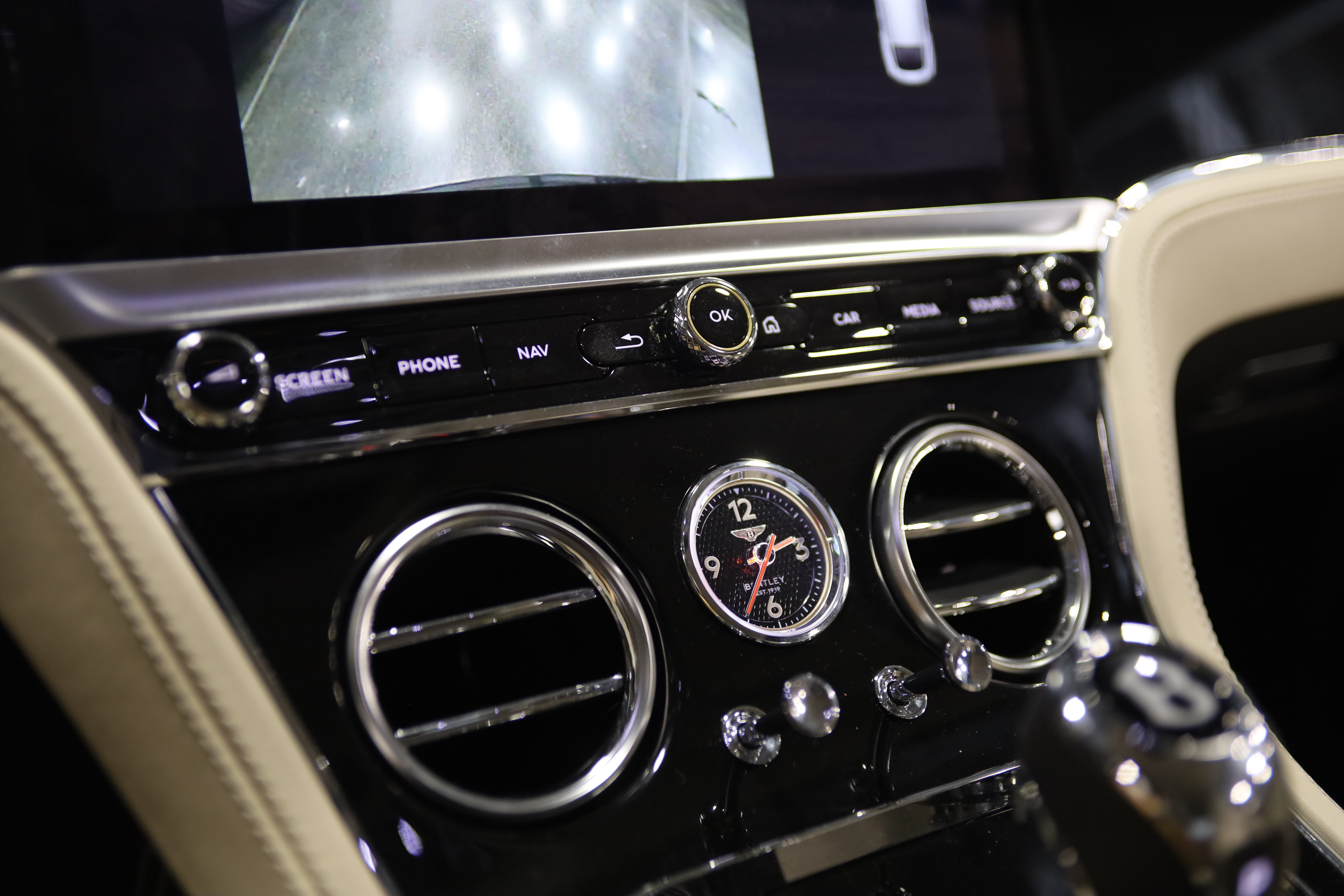 Used 2020 Bentley Continental GT AWD/4WD image 30
