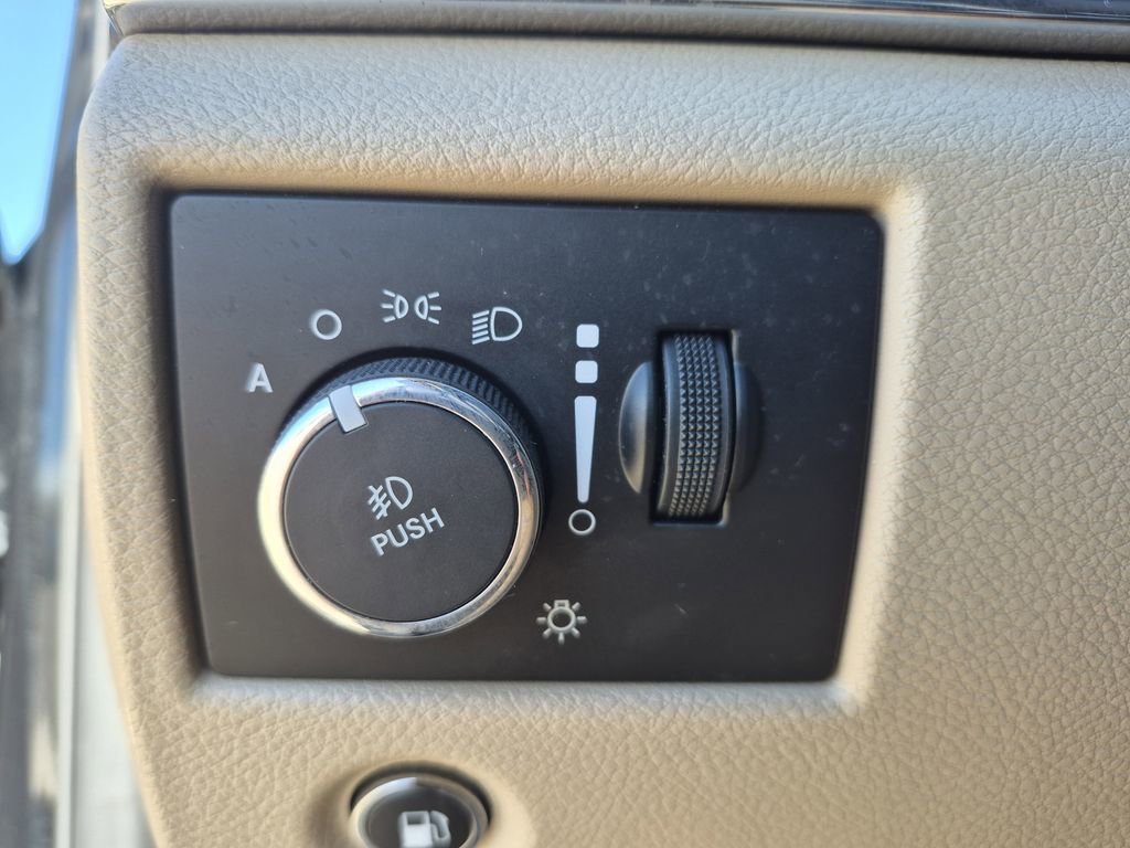 Used 2017 Jeep Grand Cherokee Limited w/ Luxury Group II image 26