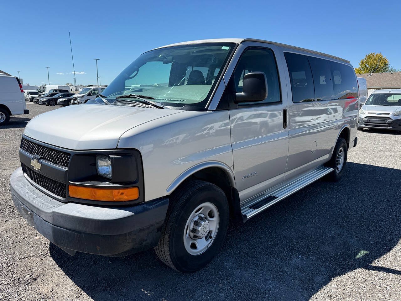 Used 2005 Chevrolet Express 2500 Passenger RWD image 7