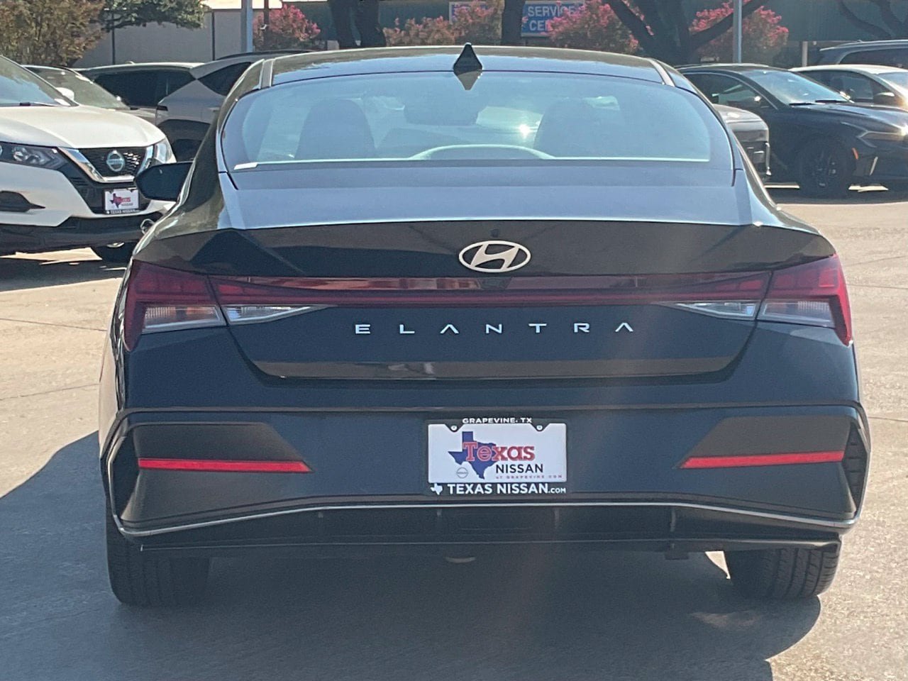 Used 2025 Hyundai Elantra SEL FWD image 5