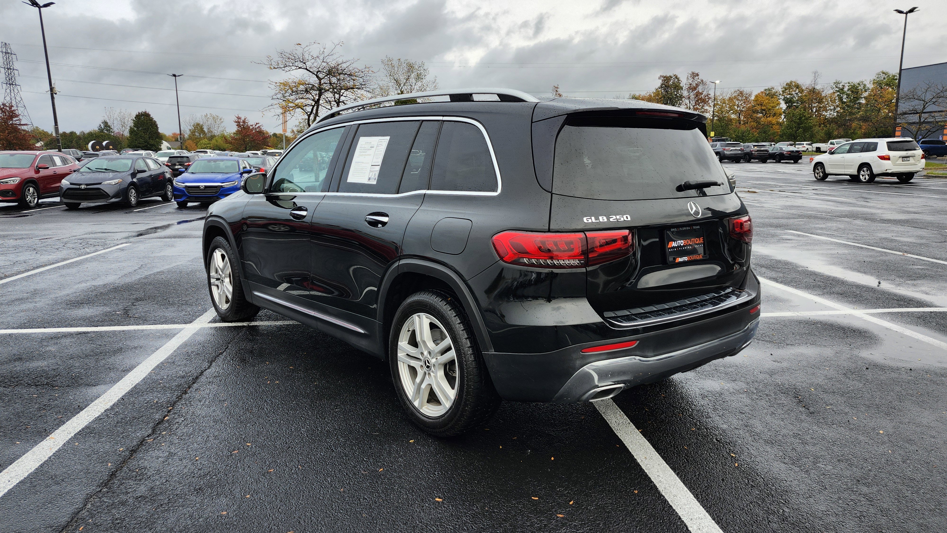 Used 2020 Mercedes-Benz GLB 250 w/ Premium Package image 9