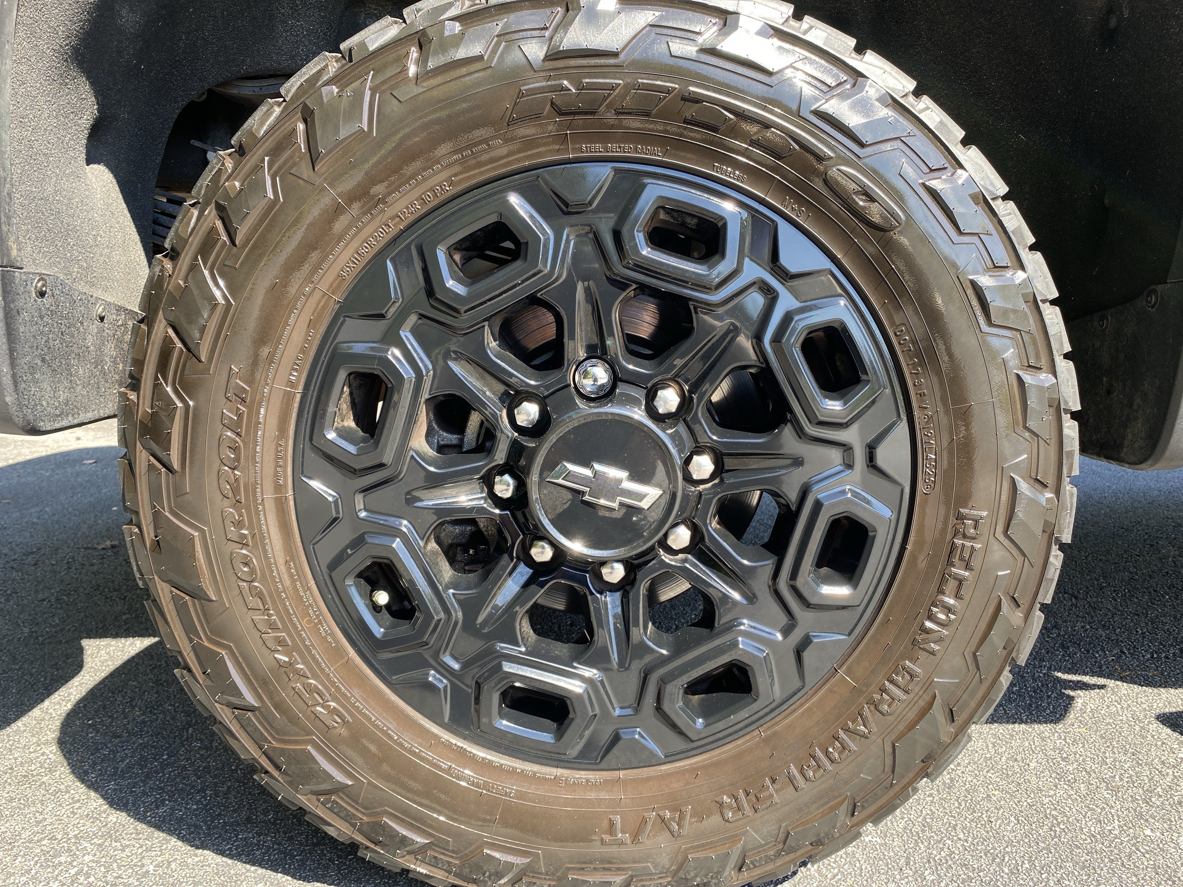 Used 2024 Chevrolet Silverado 2500 LTZ w/ LTZ Plus Package AWD/4WD image 47