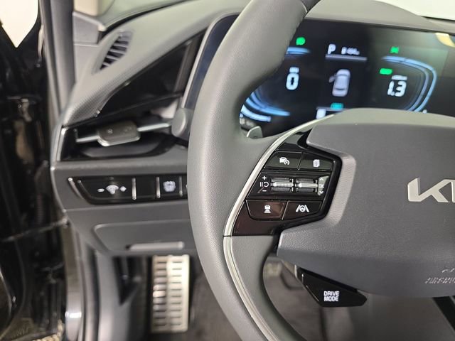Certified 2025 Kia Niro EX Touring FWD image 29
