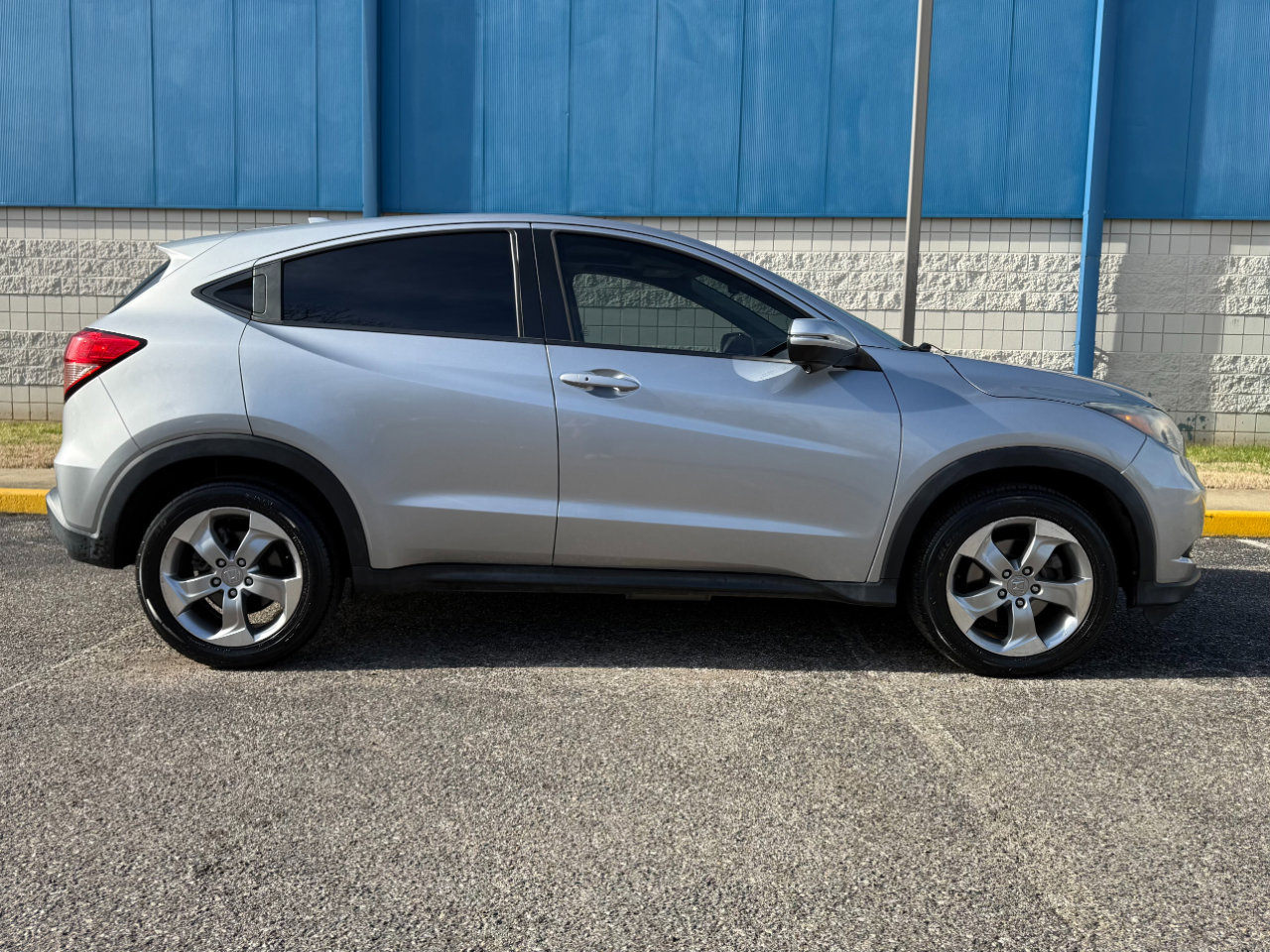 Used 2017 Honda HR-V EX image 4