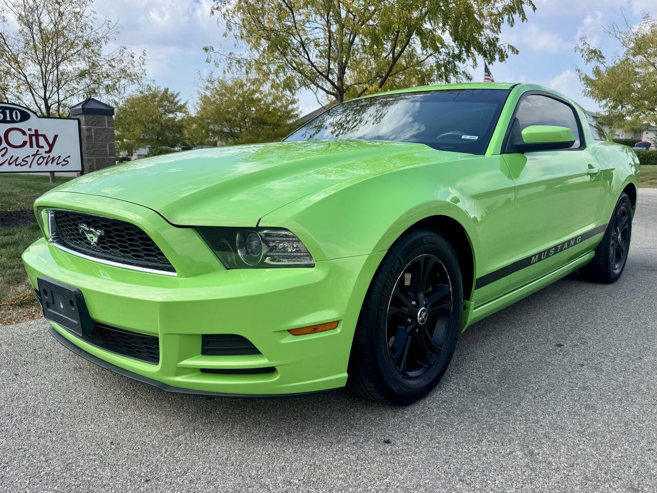 Used 2014 Ford Mustang Premium image 2