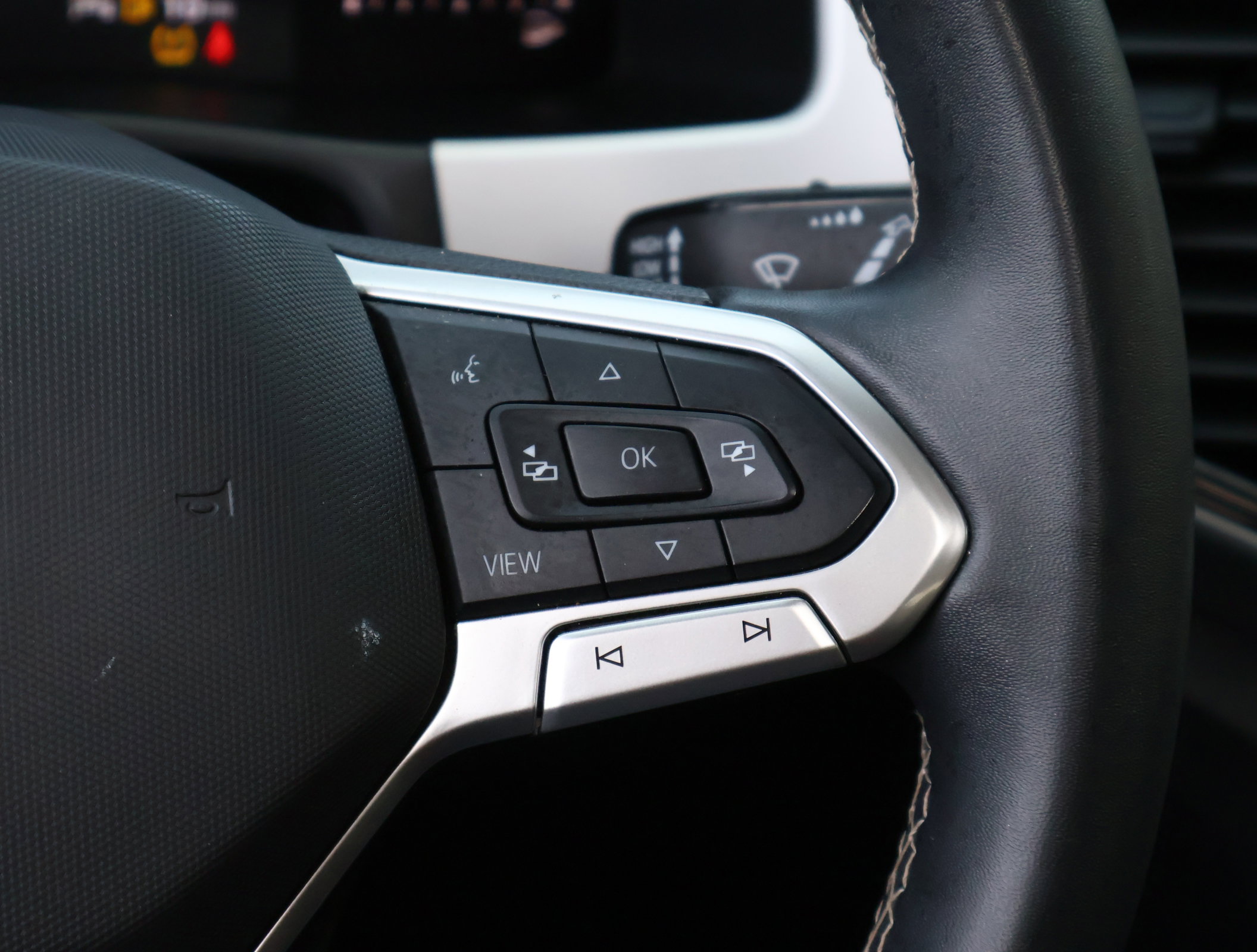 Used 2022 Volkswagen Atlas SE image 14