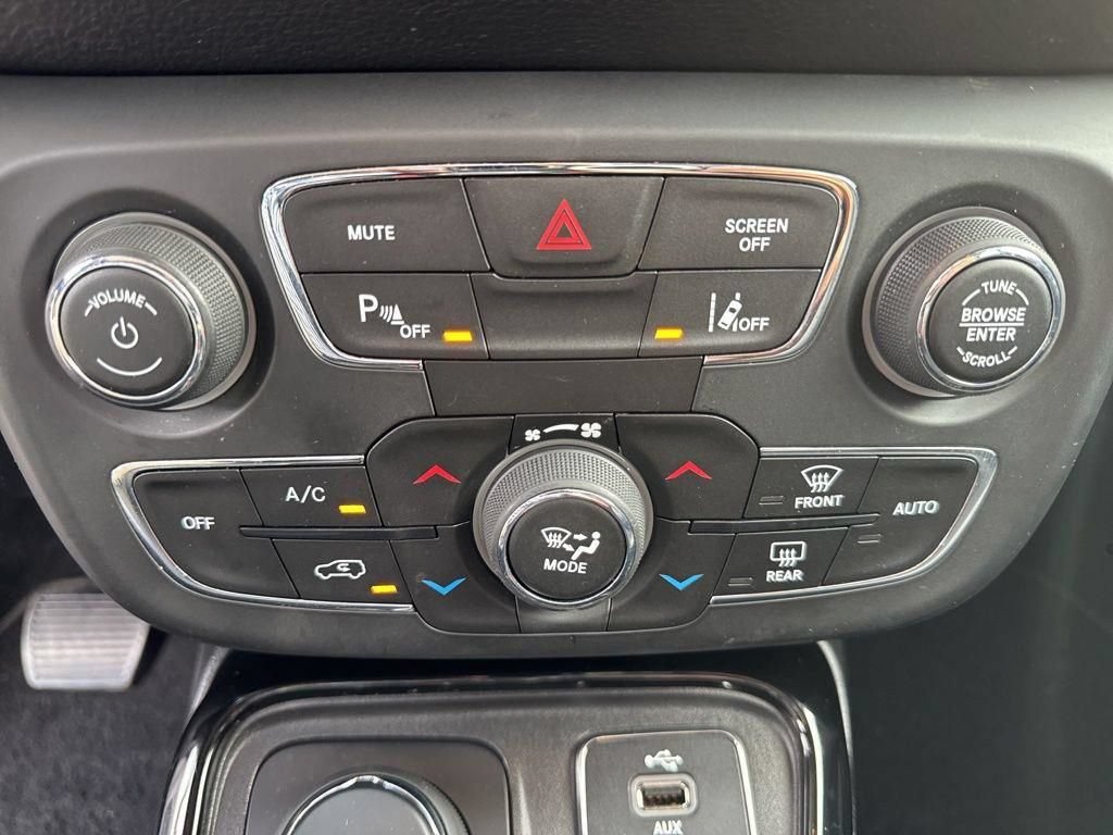 Used 2018 Jeep Compass Limited w/ Navigation Group AWD/4WD image 37