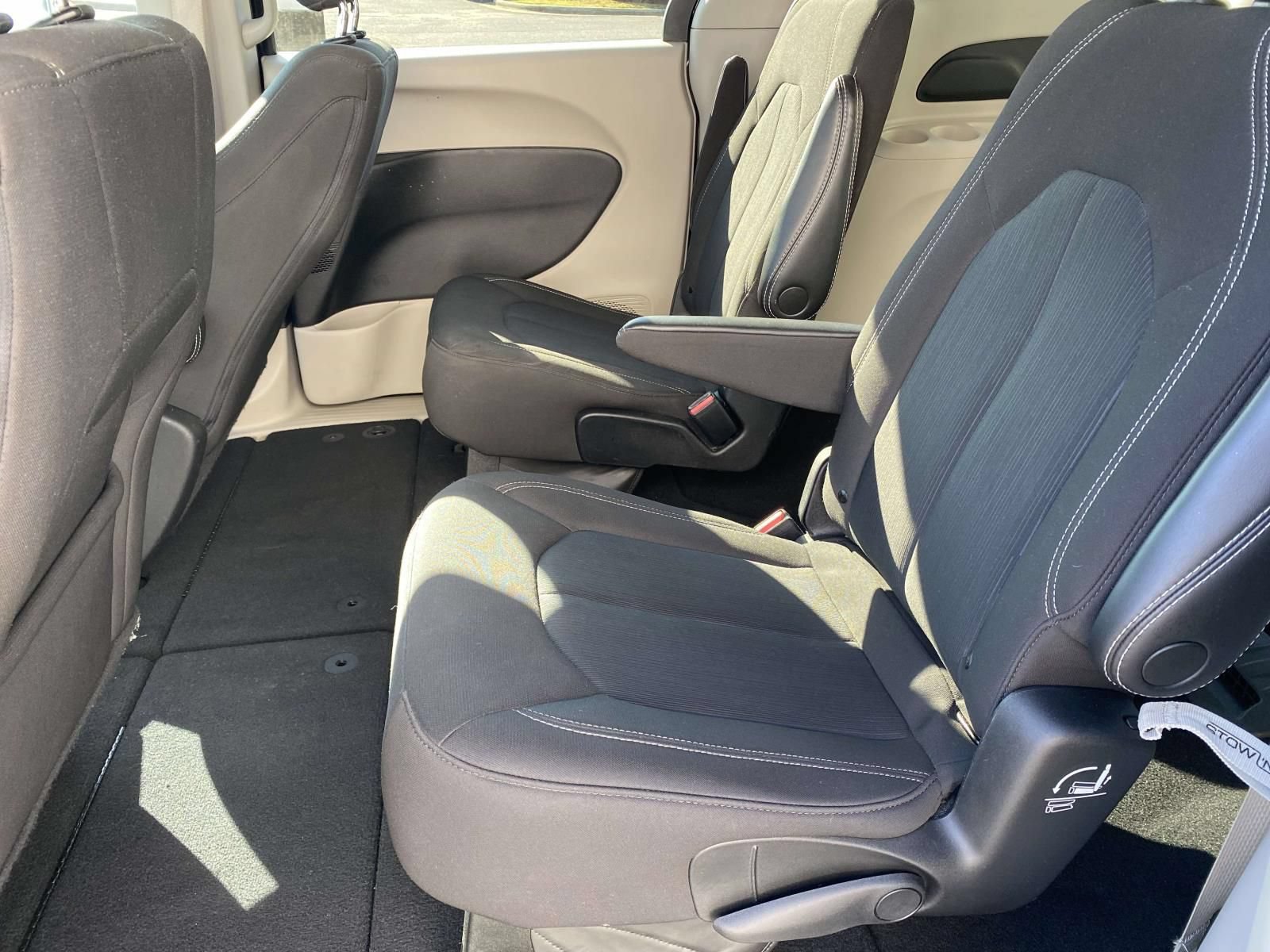 Used 2023 Chrysler Voyager LX FWD image 11
