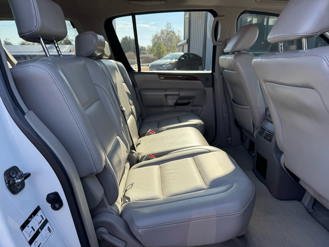 Used 2010 Nissan Armada Titanium w/ DVD Entertainment Pkg image 23